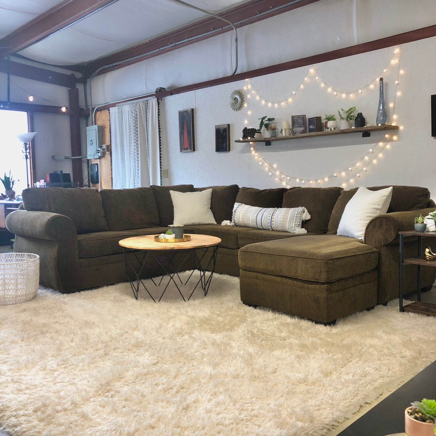 Brown Sectional w/ Chaise- Delivery Available #C226