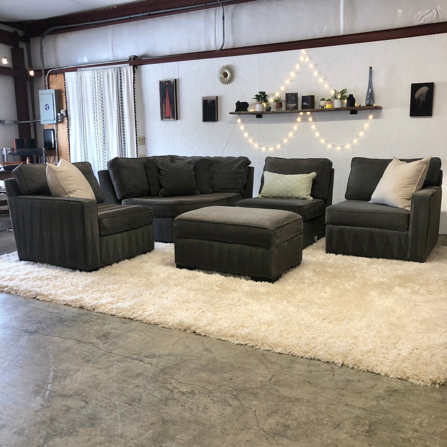 Macy’s Radley 4-piece Modular Sectional w/ Storage Ottoman- Delivery Available #C153